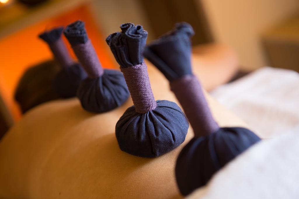 Hacienda Zorita Wine Hotel & Spa Valverdón Екстериор снимка Thai herbal compress