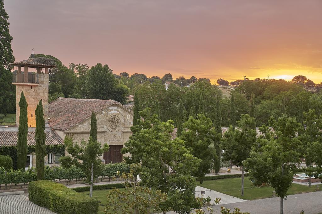 Hacienda Zorita Wine Hotel & Spa Valverdón Екстериор снимка Sunset at the St. Mark's Chapel